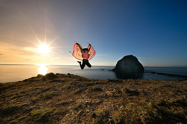 Person in high jump to show that 2026 year can be a year of expansion, progress and freedom